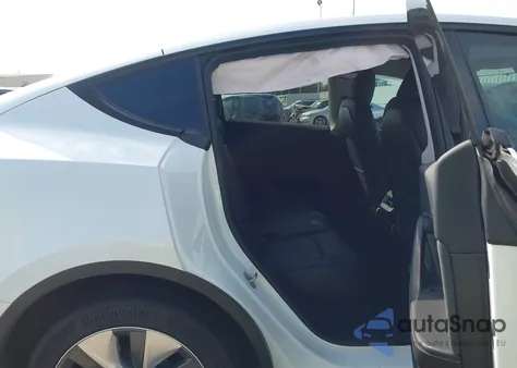 2023 Tesla Model Y Awd/Long Range Dual Motor All-Wheel Drive from USA, damaged, VIN 7SAYGDEE1PA095660